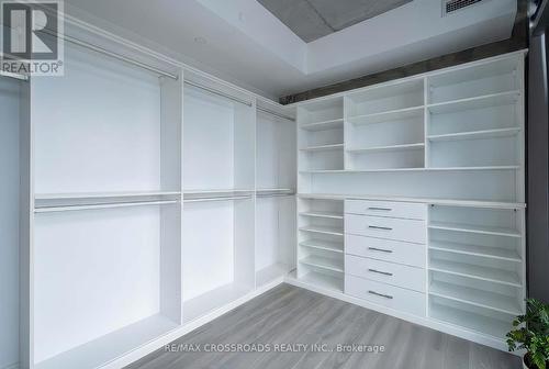 4401 - 224 King Street W, Toronto, ON - Indoor