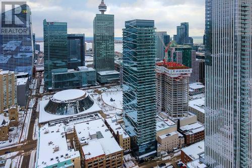 4401 - 224 King Street W, Toronto, ON - Outdoor