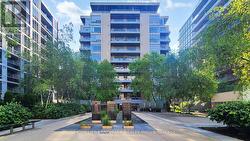 712 - 23 BRANT STREET  Toronto, ON M5V 2L5