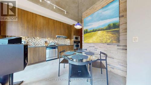 712 - 23 Brant Street, Toronto, ON - Indoor Photo Showing Kitchen