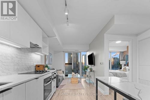 2616 - 252 CHURCH STREET S  Toronto, ON M5B 0E6