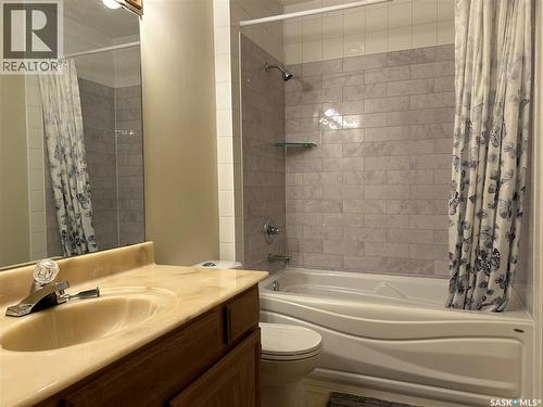 1475 Mather Crescent, Estevan, SK - Indoor Photo Showing Bathroom