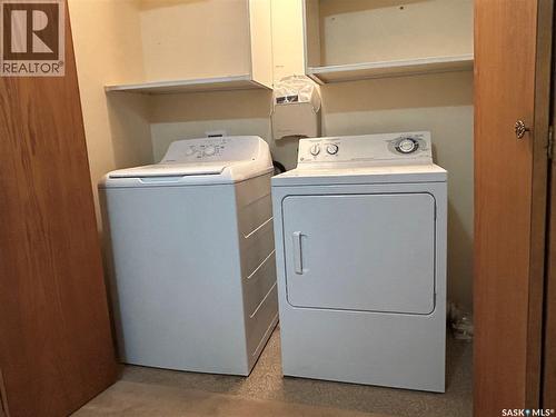 1475 Mather Crescent, Estevan, SK - Indoor Photo Showing Laundry Room
