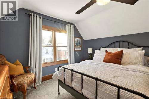 22 Mill Street, Hamilton, ON - Indoor Photo Showing Bedroom