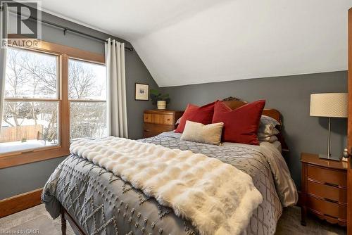 22 Mill Street, Hamilton, ON - Indoor Photo Showing Bedroom