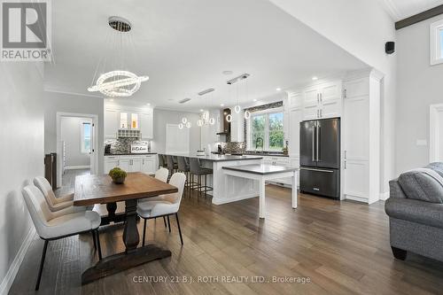 3510 Brennan Line W, Severn, ON - Indoor Photo Showing Dining Room