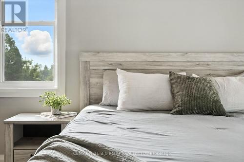 3510 Brennan Line W, Severn, ON - Indoor Photo Showing Bedroom