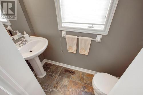 2275 Littondale Lane, Oakville, ON - Indoor Photo Showing Bathroom