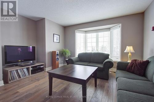 2275 Littondale Lane, Oakville, ON - Indoor Photo Showing Living Room