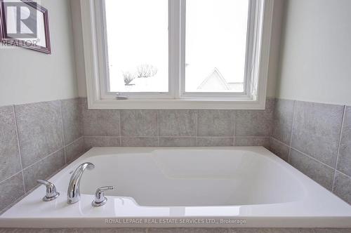 2275 Littondale Lane, Oakville, ON - Indoor Photo Showing Bathroom
