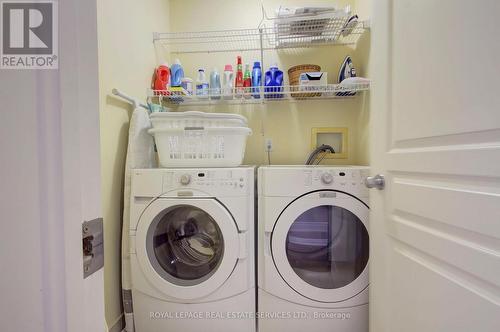 2275 Littondale Lane, Oakville, ON - Indoor Photo Showing Laundry Room