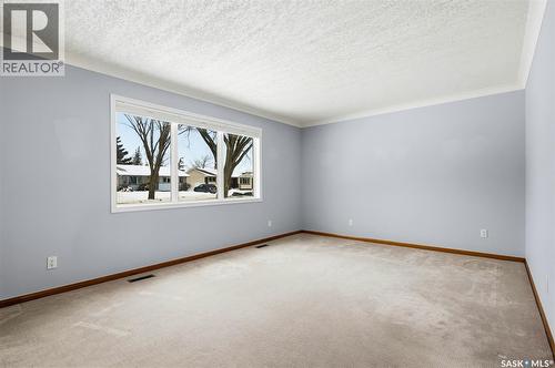 3217 6Th Avenue N, Regina, SK - Indoor Photo Showing Other Room