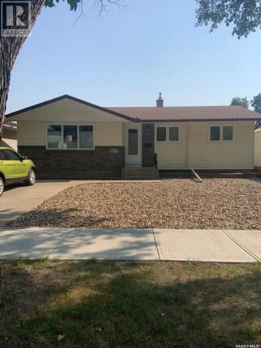 3217 6Th Avenue N, Regina, SK - Outdoor