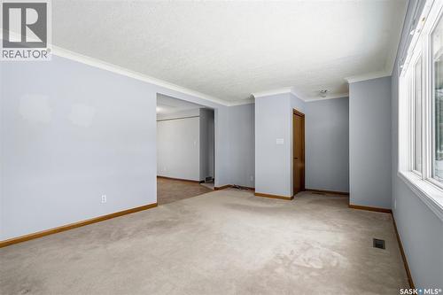 3217 6Th Avenue N, Regina, SK - Indoor Photo Showing Other Room