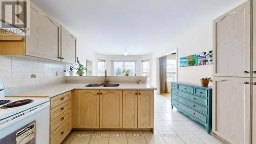 86 Petermann Street, Aurora, ON - Indoor Photo Showing Kitchen With Double Sink