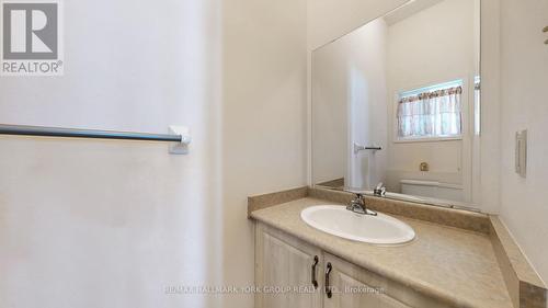 86 Petermann Street, Aurora, ON - Indoor Photo Showing Bathroom