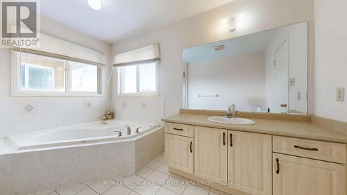 86 Petermann Street, Aurora, ON - Indoor Photo Showing Bathroom