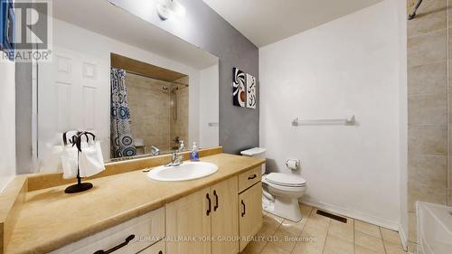 86 Petermann Street, Aurora, ON - Indoor Photo Showing Bathroom