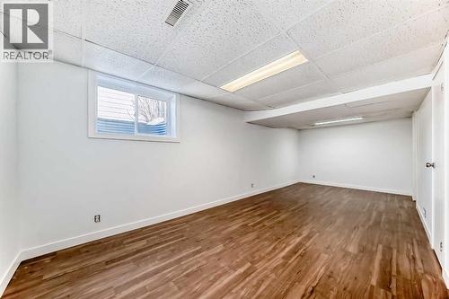 60 Erin Mount Crescent Se, Calgary, AB - Indoor