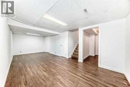 60 Erin Mount Crescent Se, Calgary, AB - Indoor Photo Showing Other Room