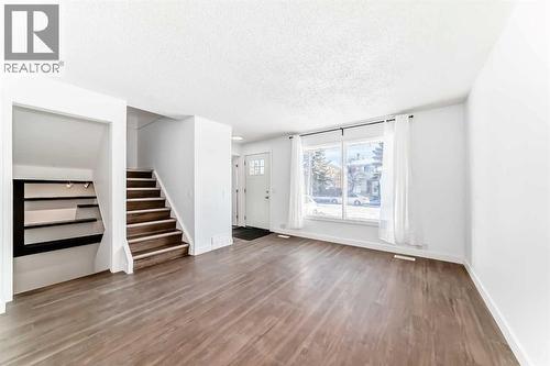 60 Erin Mount Crescent Se, Calgary, AB - Indoor Photo Showing Other Room