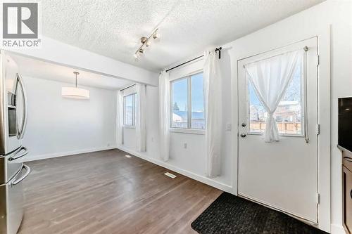 60 Erin Mount Crescent Se, Calgary, AB - Indoor Photo Showing Other Room