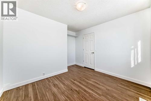 60 Erin Mount Crescent Se, Calgary, AB - Indoor Photo Showing Other Room