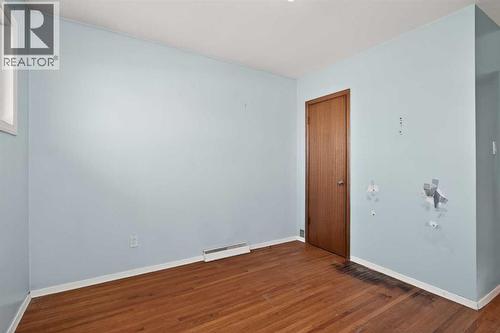 44 Winslow Crescent Sw, Calgary, AB - Indoor Photo Showing Other Room