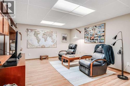 7431 5 Street Sw, Calgary, AB - Indoor