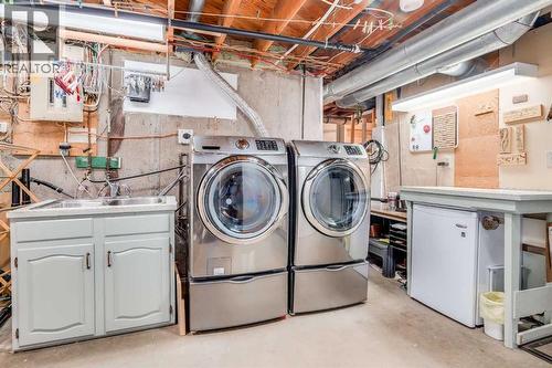 7431 5 Street Sw, Calgary, AB - Indoor Photo Showing Laundry Room