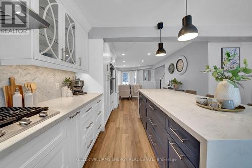 128 West Side Drive, Clarington (Bowmanville), ON - Indoor Photo Showing Kitchen With Upgraded Kitchen