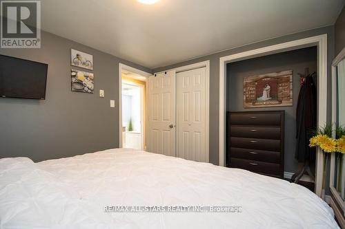 1412 7A Highway, Kawartha Lakes (Manvers), ON - Indoor Photo Showing Bedroom