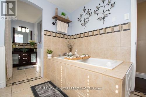 1412 7A Highway, Kawartha Lakes (Manvers), ON - Indoor Photo Showing Bathroom