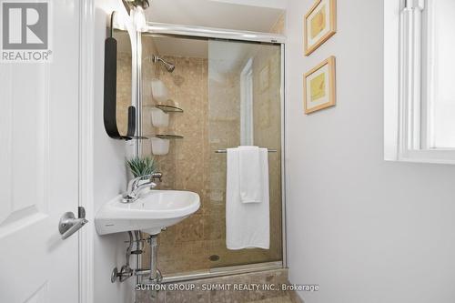 24 Joymar Drive, Mississauga, ON - Indoor Photo Showing Bathroom