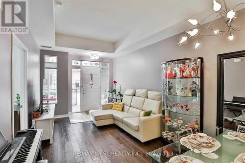 Gv-108 - 330 Princess Royal Drive, Mississauga, ON - Indoor Photo Showing Other Room