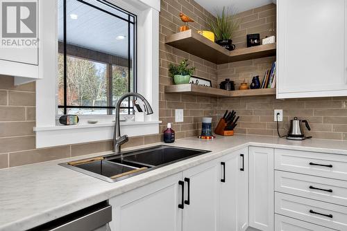 44 Bond Road, Whitbourne, NL - Indoor Photo Showing Kitchen With Double Sink