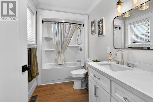 44 Bond Road, Whitbourne, NL - Indoor Photo Showing Bathroom