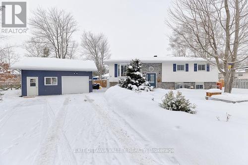 23 LISA CRESCENT W  Petawawa, ON K8H 2Z8