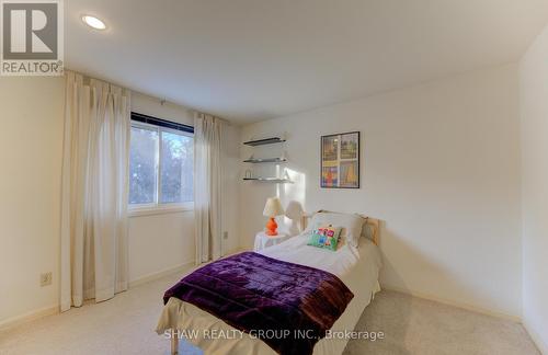32 Brookview Court, Kitchener, ON - Indoor Photo Showing Bedroom