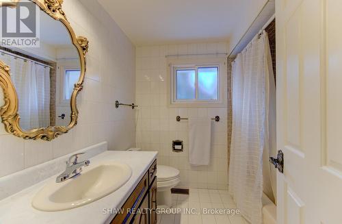 32 Brookview Court, Kitchener, ON - Indoor Photo Showing Bathroom