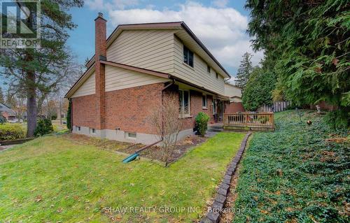 32 Brookview Court, Kitchener, ON - Outdoor