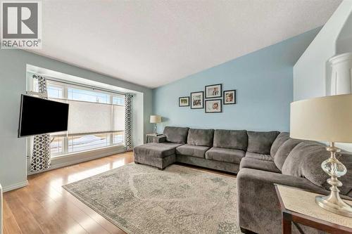 3204 65 Avenue, Lloydminster, AB - Indoor Photo Showing Living Room
