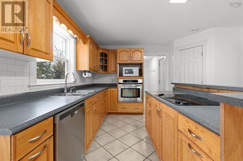 252 Gleneagles Drive, Hammonds Plains, NS - Indoor Photo Showing Kitchen With Double Sink