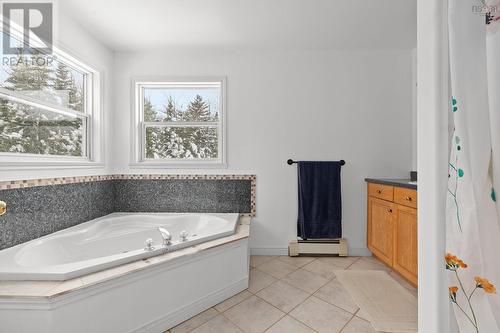 252 Gleneagles Drive, Hammonds Plains, NS - Indoor Photo Showing Bathroom