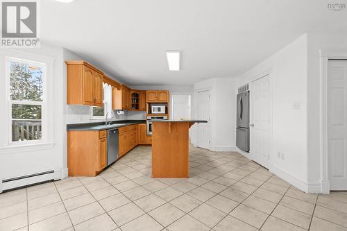 252 Gleneagles Drive, Hammonds Plains, NS - Indoor Photo Showing Kitchen