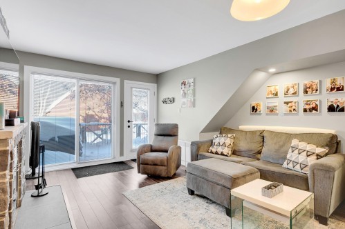 Balcon - 206-305 Ch. Des Faîtières, Piedmont, QC - Indoor Photo Showing Living Room