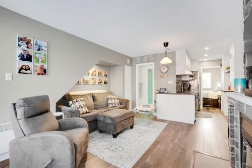 Salon - 206-305 Ch. Des Faîtières, Piedmont, QC - Indoor Photo Showing Other Room