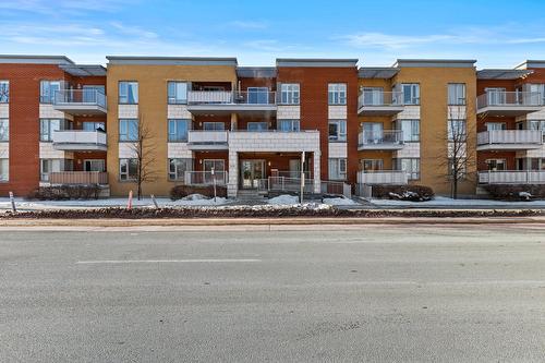 206-205 Boul. Henri-Bourassa O.  Montréal (Ahuntsic-Cartierville), QC H3L 1N4