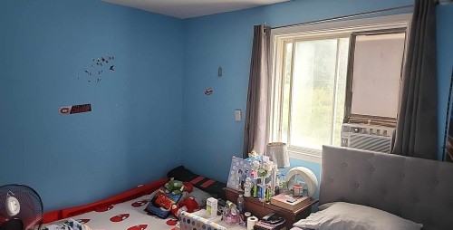 Chambre à coucher - 1718 Rue Notre-Dame-De-Fatima, Laval (Pont-Viau), QC - Indoor Photo Showing Bedroom