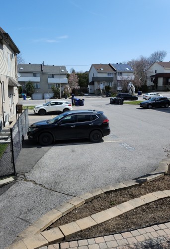 Stationnement - 1718 Rue Notre-Dame-De-Fatima, Laval (Pont-Viau), QC - Outdoor